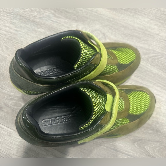 The Tepper in Lime Green - Picture 9 of 12